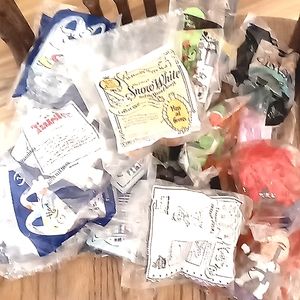 20 Unopened 1988-2021 McDonalds Happy Meal / Jollibee & Burger King Kid's Toys